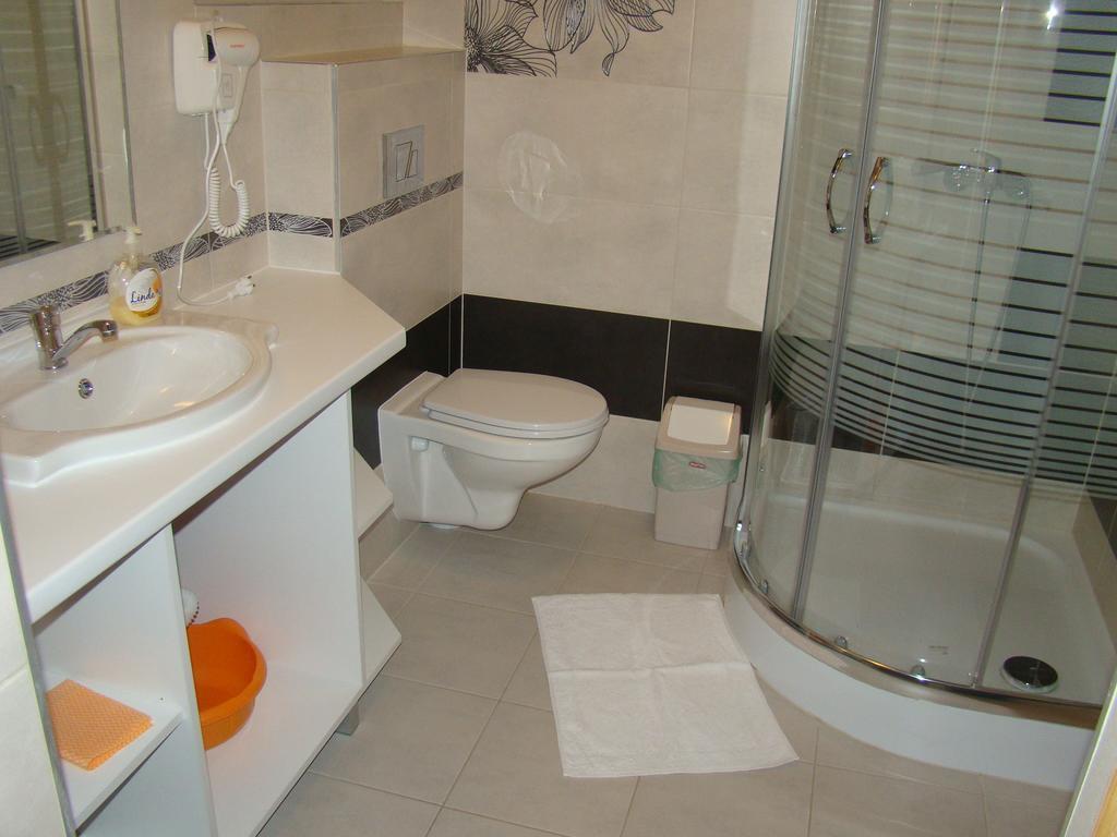 Willa Stenia Center Apartamenty 비스와 객실 사진